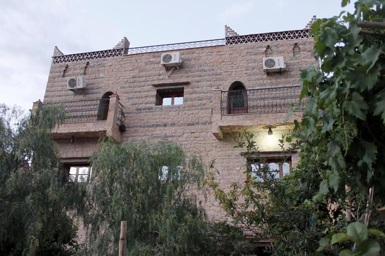 Maison La Lune Des Gorges Tinghir Bagian luar foto