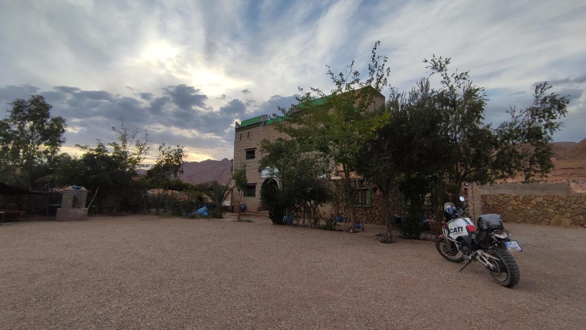 Maison La Lune Des Gorges Tinghir Bagian luar foto